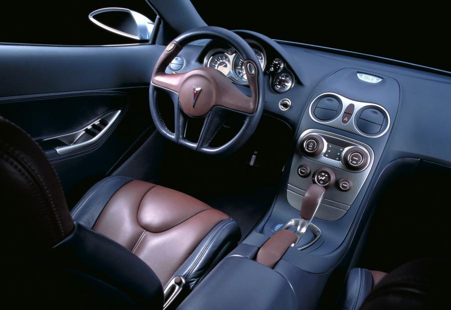  Pontiac G6 Concept 2003 года  (фото 4 из 10)